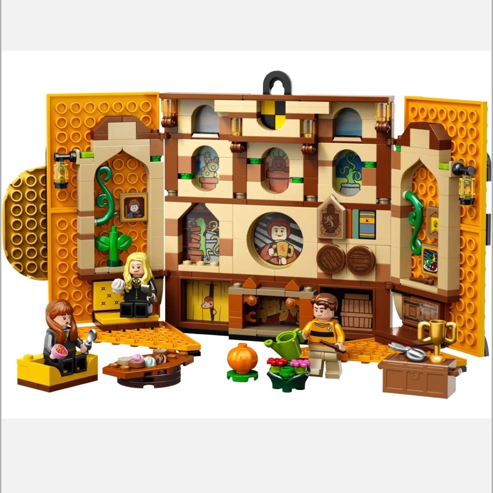 LEGO Harry Potter Hufflepuff House Banner Set #76412